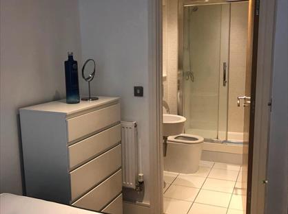 Room in a Shared Flat, Indescon Square, E14