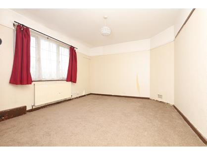 3 Bed Terraced House, White Hart Lane, N17