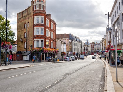 1 Bed Flat, The Quadrant, TW9