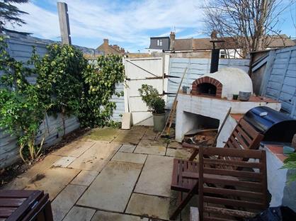 2 Bed Terraced House, Rosebery Avenue, N17