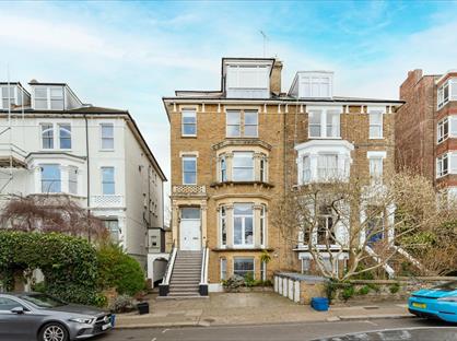 2 Bed Flat, Richmond Hill, TW10