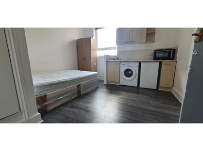 Studio Flat, Kyverdale Road, N16