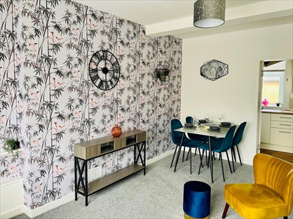 1 Bed Flat, Back-O-Barns, ML3