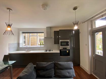 3 Bed Flat, First Floor, SW9