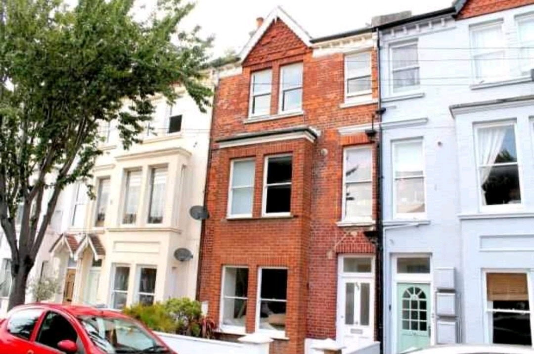 1 Bed Flat, Lorna Road, BN3 photo 2