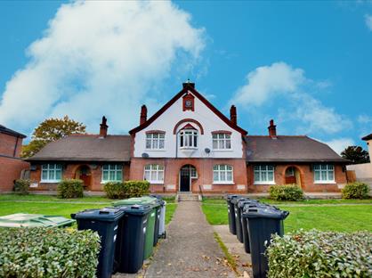 1 Bed Flat, Golfe Road, IG1