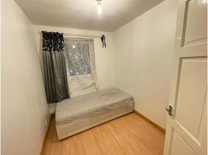 Room in a Shared House, Aitham House, E14