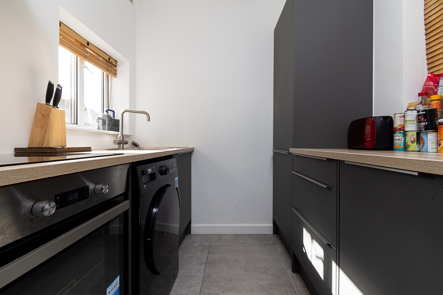 London 2 Bed B Farnley Road, SE25 To Rent Now for £