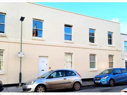 2 Bed Flat, St. Pauls Street North, GL50
