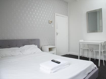 Studio Flat, Queens Road, SE15