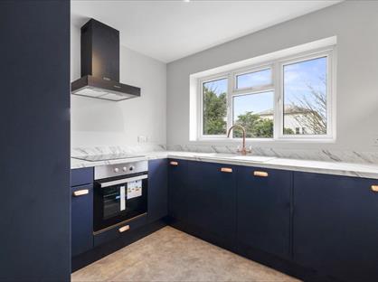 2 Bed Flat, Fir Court, BN11