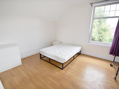 Room in a Shared House, Leslie Road, NG7