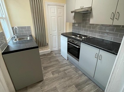 1 Bed Flat, Landseer Avenue, LS13