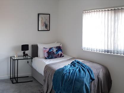 4 Bed Terraced House, Needham Road, L7