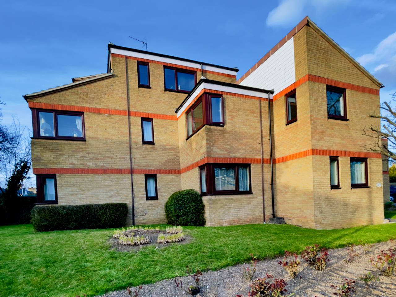 1 Bed Flat, Beaulands Close, CB4
