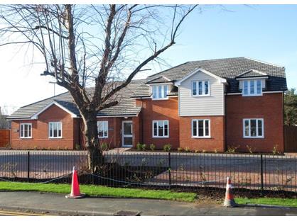 3 Bed Flat, Plumberow Avenue, SS5