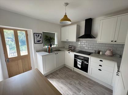 4 Bed Semi-Detached House, Terminus Road, BN17