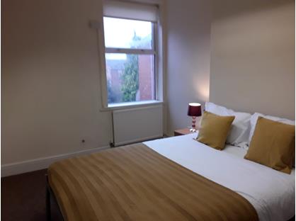 Room in a Shared House, Market Street, S80