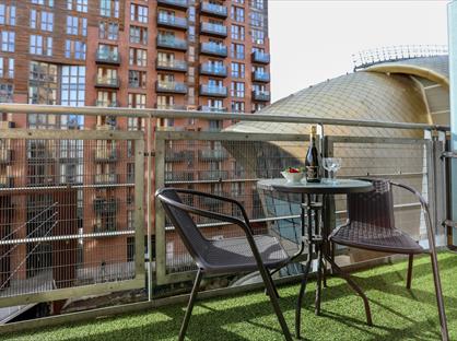 2 Bed Flat, Little Neville Street, LS1