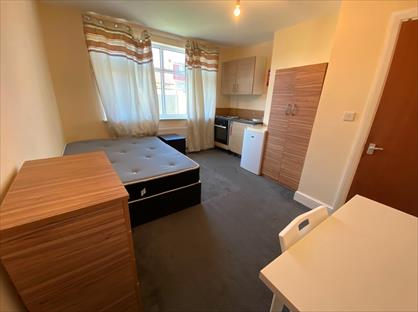 Studio Flat, Warren Road, NW2