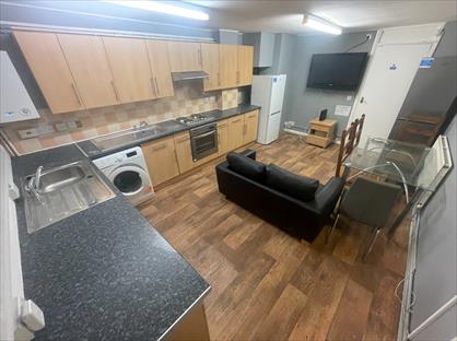 Room in a Shared House, Barchester Close, UB8