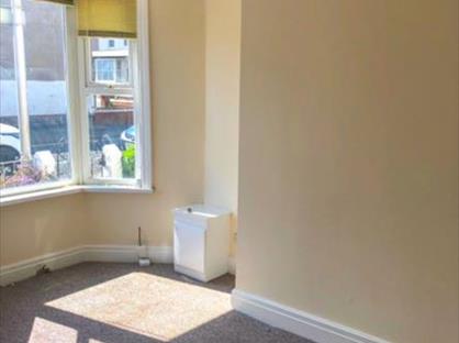 2 Bed Terraced House, Wall Street, FY1