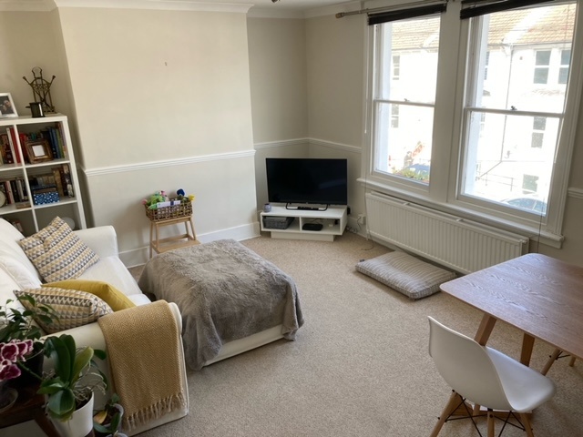 1 Bed Flat, Goldstone Road, BN3 photo 2