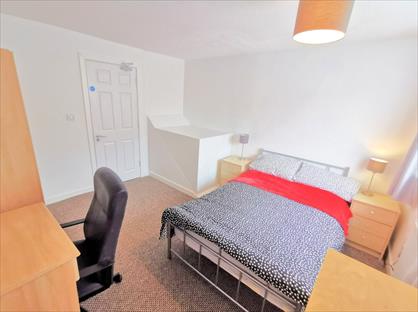 Room in a Shared House, Dimmingsdale Bank, B32