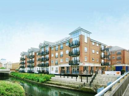 1 Bed Flat, High Street, TW8