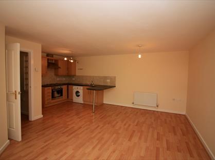 2 Bed Flat, Victoria Lane, M45