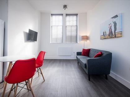 2 Bed Flat, Barony Court, CW5