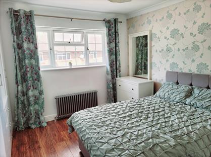 Room in a Shared House, Walton Gardens, TW13