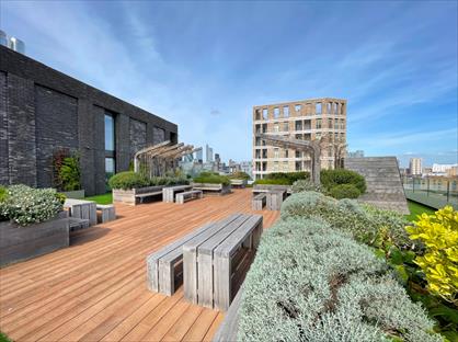 2 Bed Flat, Emery Way, E1W