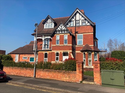 1 Bed Flat, Park Avenue, WR3