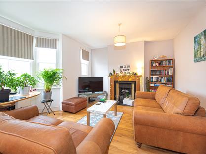 2 Bed Flat, Chestnut Road, SW20