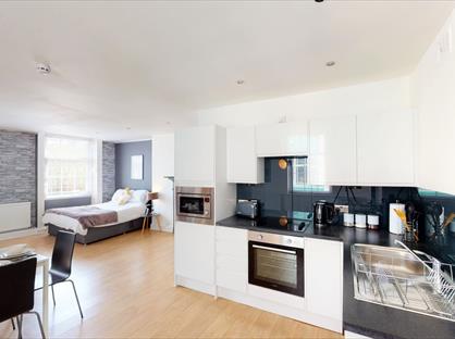 Studio Flat, Studio 9, L3