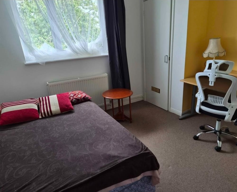 Room in a Shared Flat, West Pilton Rise, EH4 photo 3