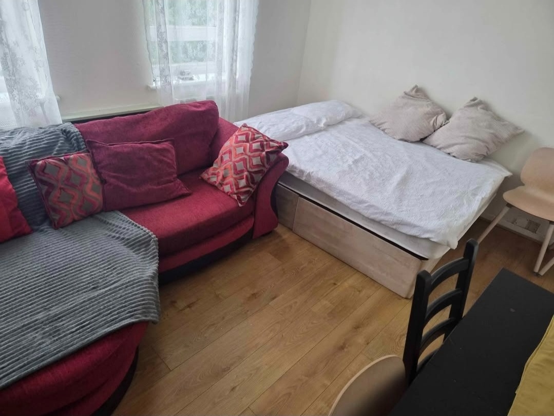 Room in a Shared Flat, West Pilton Rise, EH4 photo 4