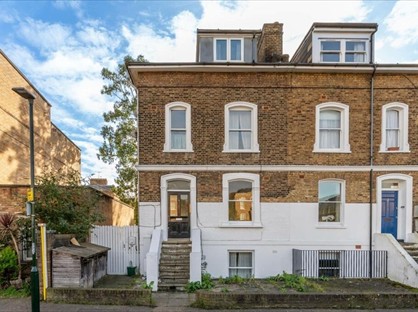 1 Bed Flat, Station Road, TW1