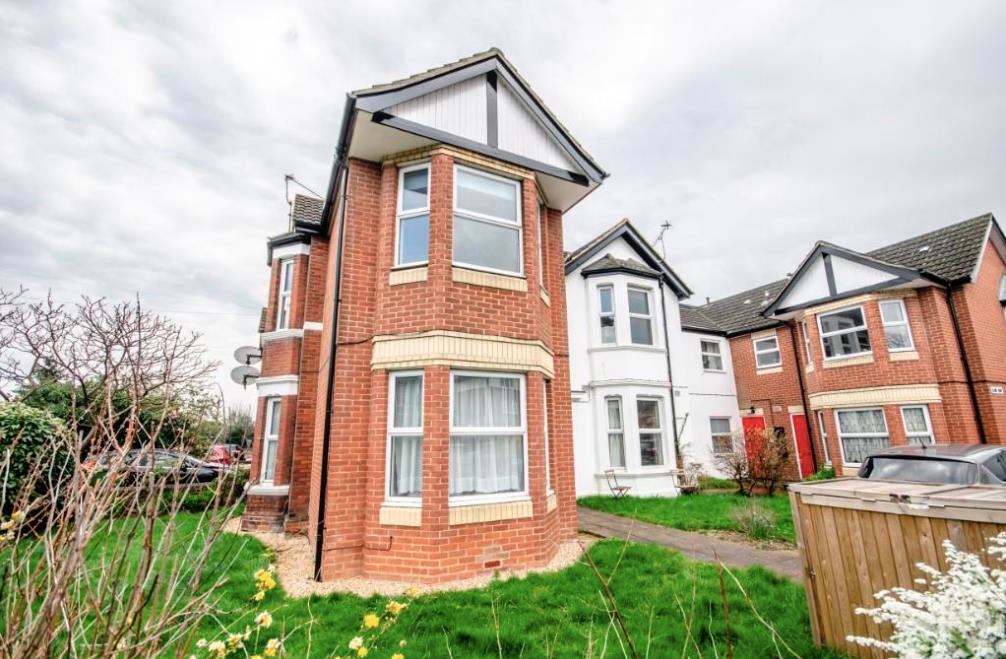 Southampton - 1 Bed Flat, Clare Court, SO15 - To Rent Now for £860.00 p/m
