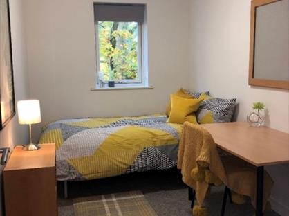 5 Bed Flat, Columbia Lodge, SO16