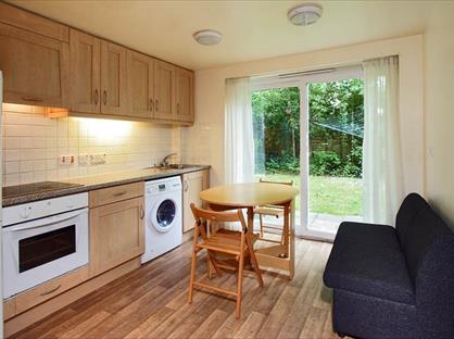 3 Bed Flat, Sparkford Close, SO22