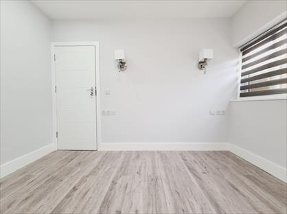 Studio Flat, Croyland Road, N9