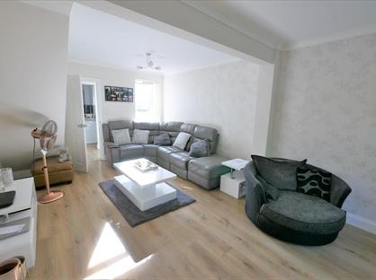 3 Bed Semi-Detached House, Bramford Lane, IP1