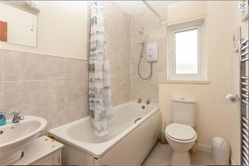 2 Bed Flat, Allanfield, EH7 photo 5
