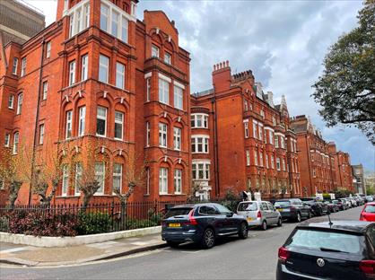 1 Bed Flat, Ravenscourt Park, W6