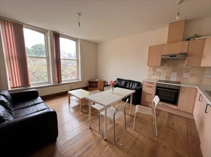 3 Bed Flat, Hyde Terrace, LS2