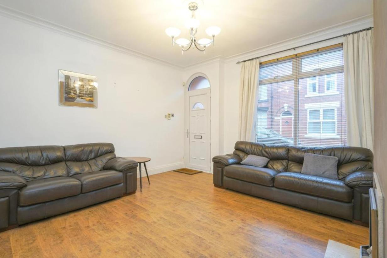 2 Bed Terraced House, Victoria Grove, LS9