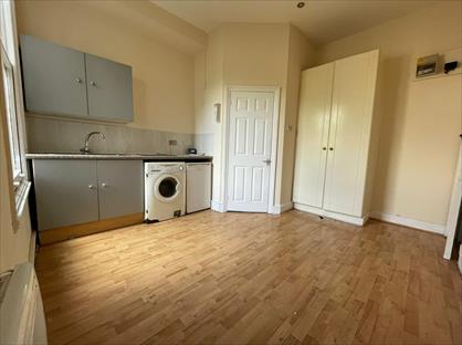 Studio Flat, Kyverdale Road, N16