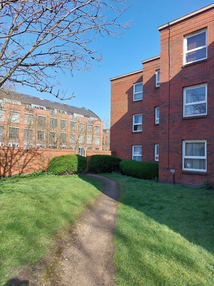 2 Bed Flat, Dover House, LE1